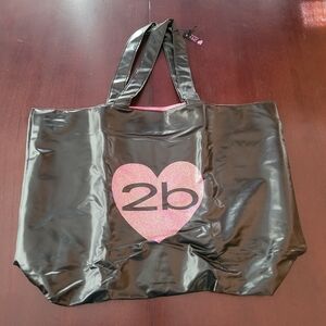 Black and Pink Women's Tote Bag